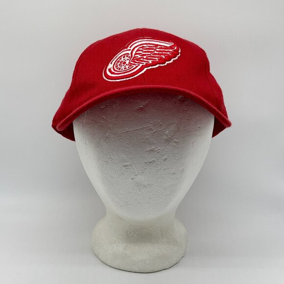 Vintage Detroit Red Wings Fitted Hat Cap Red Sz L/XL American Needle NHL Hockey - Picture 1 of 10